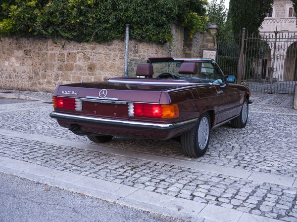 Mercedes 560 SL Burgundy/Burgundy - immagine 8